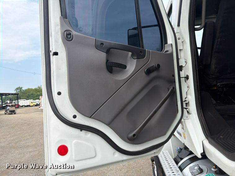 image for item FB4969 2012 Freightliner Business Class M2 Crew Cab Service Truck