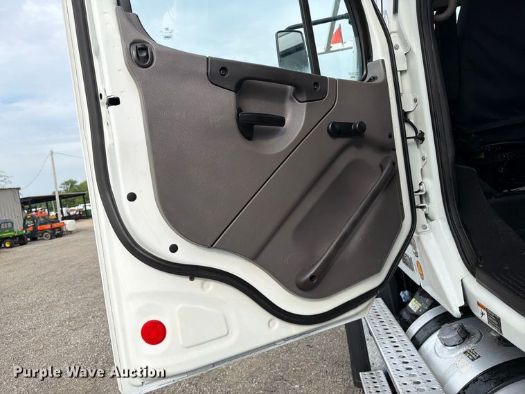 image for item FB4973 2016 Freightliner 108SD Crew Cab crane truck