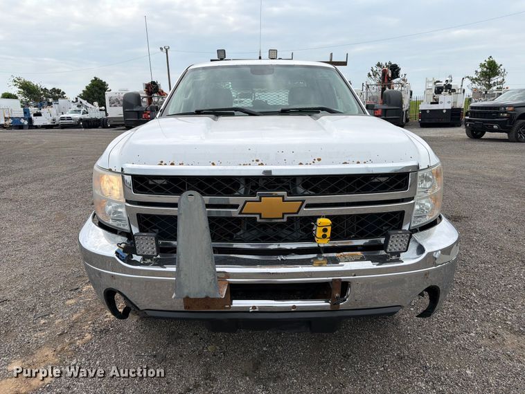 image for item FB4976 2013 Chevrolet Silverado 3500HD Ext. Cab utility bed pickup truck