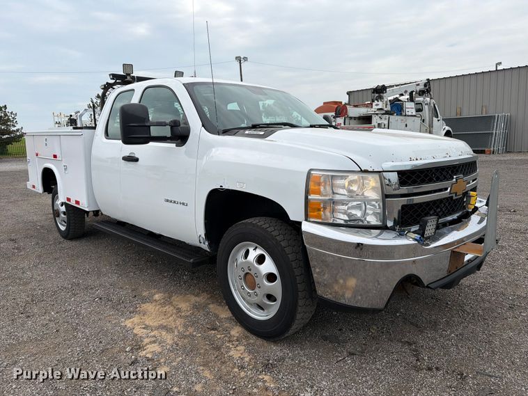 image for item FB4976 2013 Chevrolet Silverado 3500HD Ext. Cab utility bed pickup truck