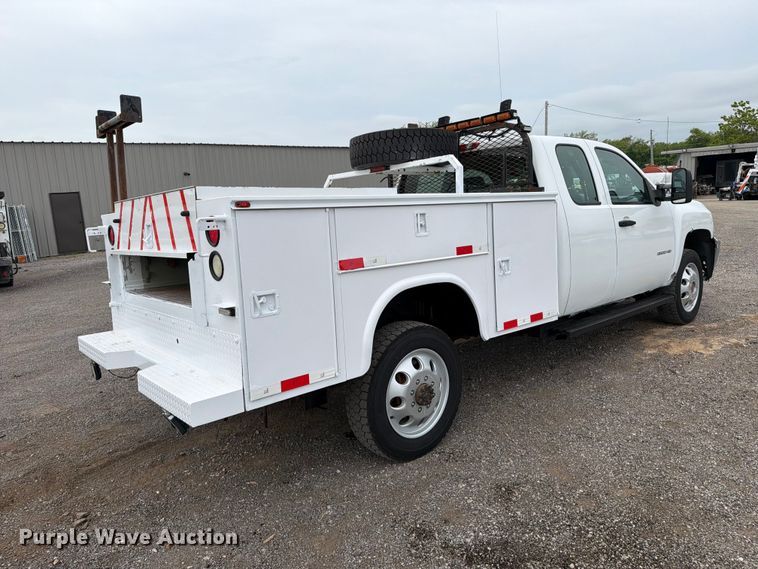 image for item FB4976 2013 Chevrolet Silverado 3500HD Ext. Cab utility bed pickup truck