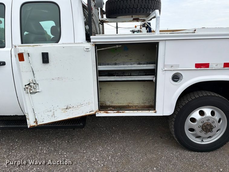 image for item FB4976 2013 Chevrolet Silverado 3500HD Ext. Cab utility bed pickup truck
