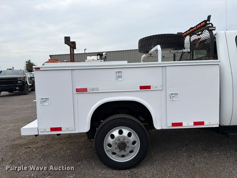 image for item FB4976 2013 Chevrolet Silverado 3500HD Ext. Cab utility bed pickup truck