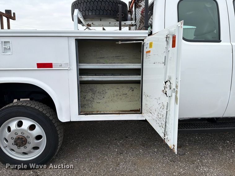image for item FB4976 2013 Chevrolet Silverado 3500HD Ext. Cab utility bed pickup truck