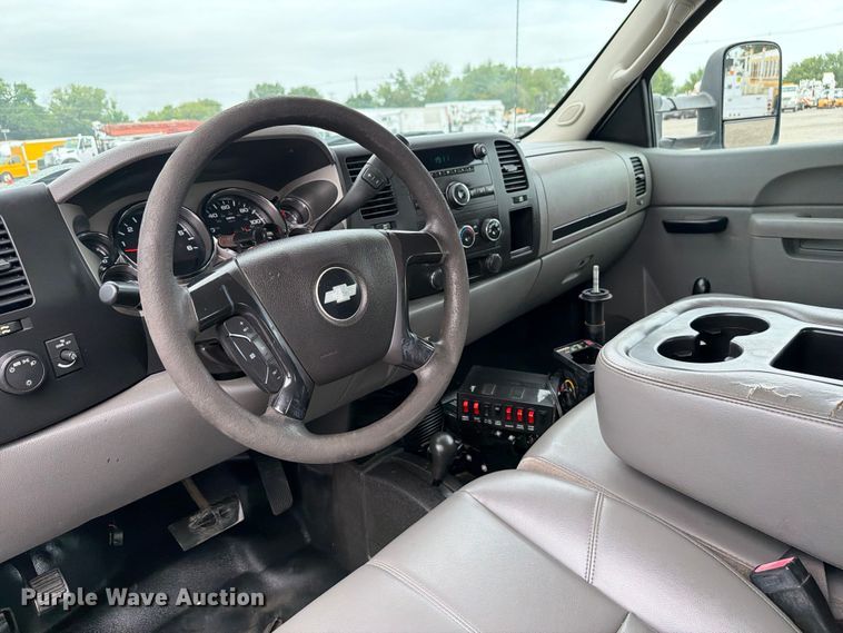 image for item FB4976 2013 Chevrolet Silverado 3500HD Ext. Cab utility bed pickup truck