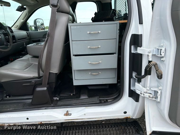 image for item FB4976 2013 Chevrolet Silverado 3500HD Ext. Cab utility bed pickup truck