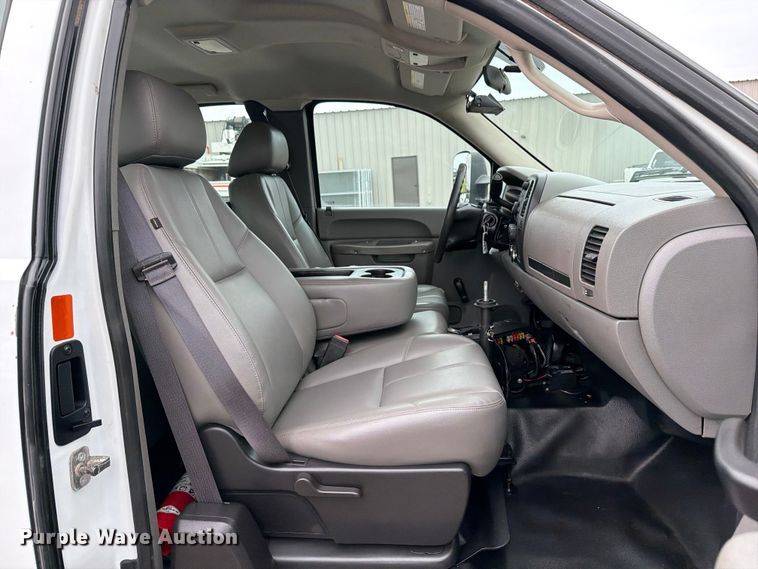 image for item FB4976 2013 Chevrolet Silverado 3500HD Ext. Cab utility bed pickup truck