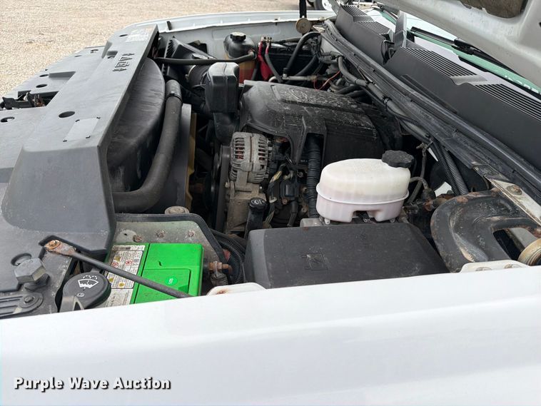image for item FB4976 2013 Chevrolet Silverado 3500HD Ext. Cab utility bed pickup truck