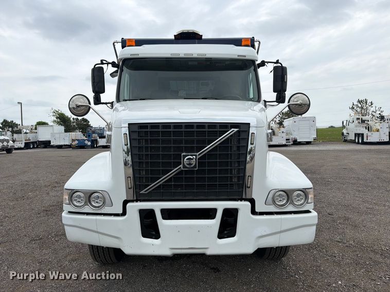 image for item FB4978 2019 Volvo VHD dump truck