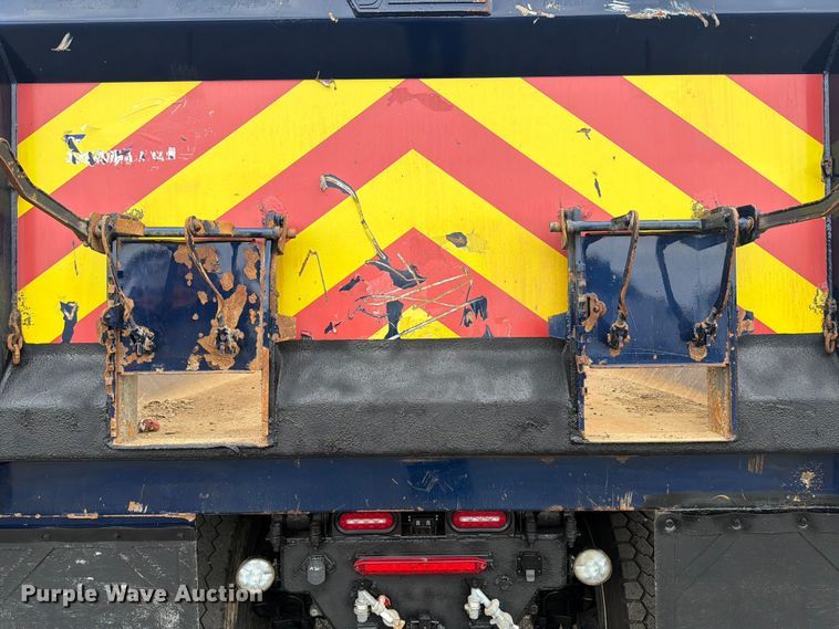 image for item FB4978 2019 Volvo VHD dump truck