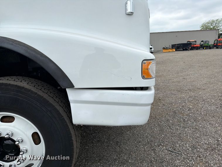 image for item FB4978 2019 Volvo VHD dump truck