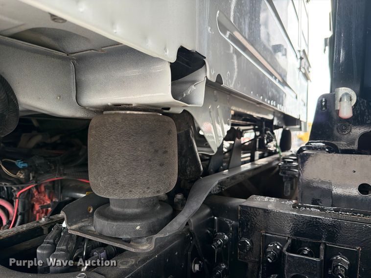 image for item FB4978 2019 Volvo VHD dump truck