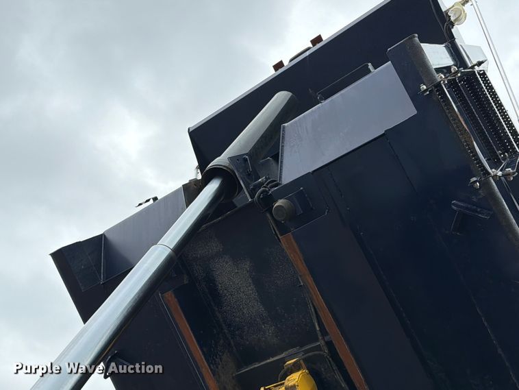 image for item FB4978 2019 Volvo VHD dump truck