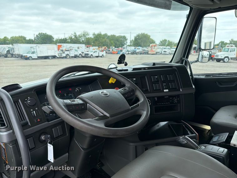 image for item FB4978 2019 Volvo VHD dump truck