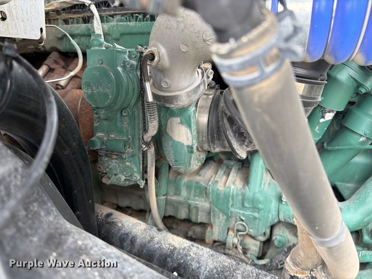 image for item FB4978 2019 Volvo VHD dump truck