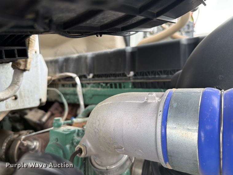 image for item FB4978 2019 Volvo VHD dump truck