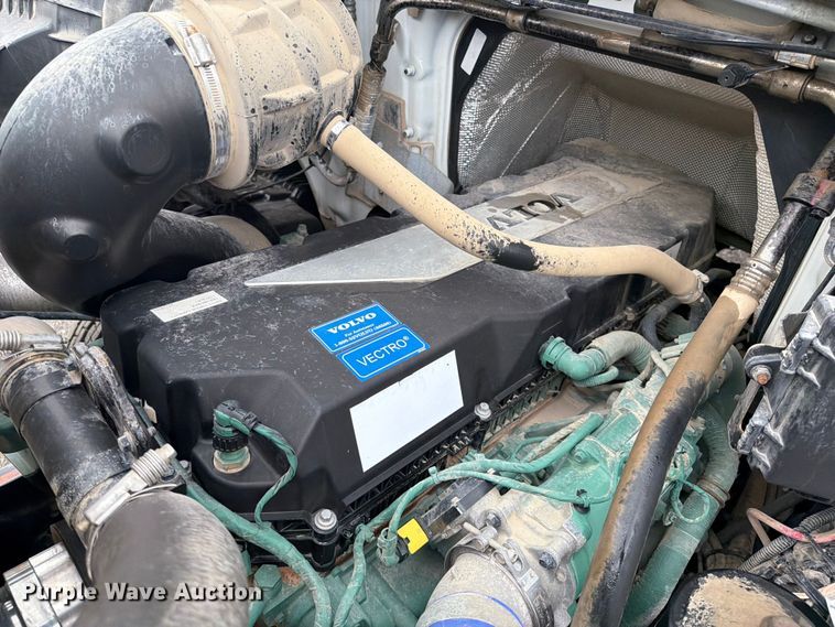 image for item FB4978 2019 Volvo VHD dump truck