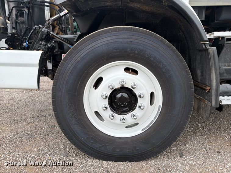 image for item FB4978 2019 Volvo VHD dump truck