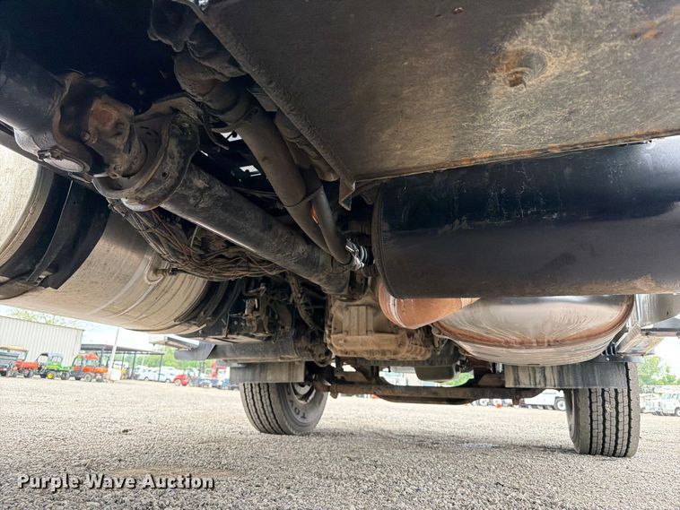image for item FB4978 2019 Volvo VHD dump truck
