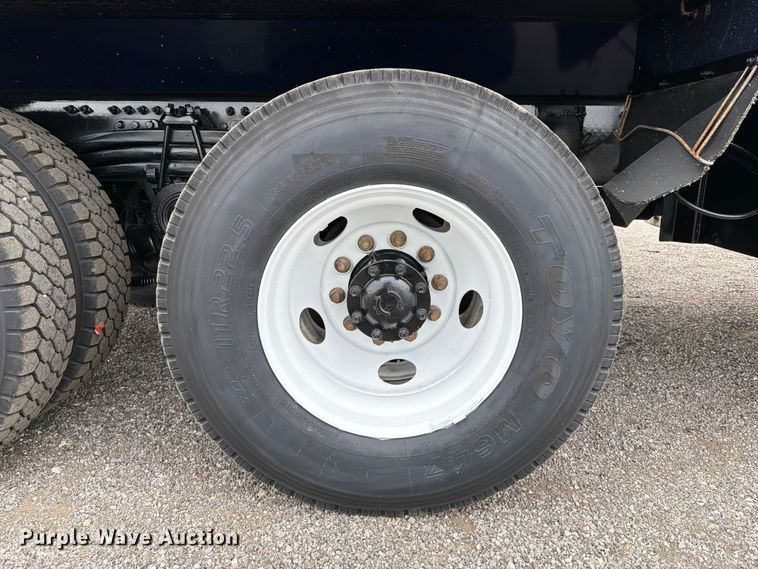 image for item FB4978 2019 Volvo VHD dump truck