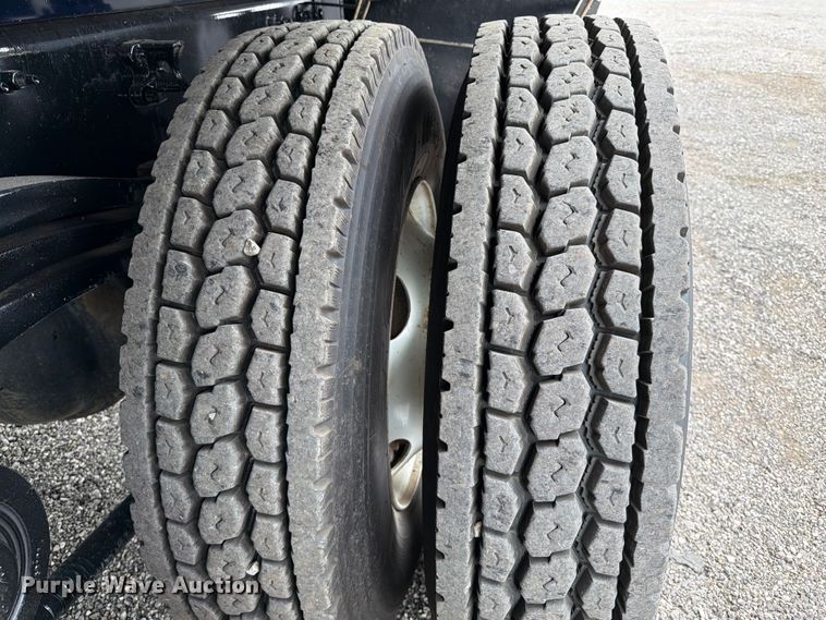 image for item FB4978 2019 Volvo VHD dump truck