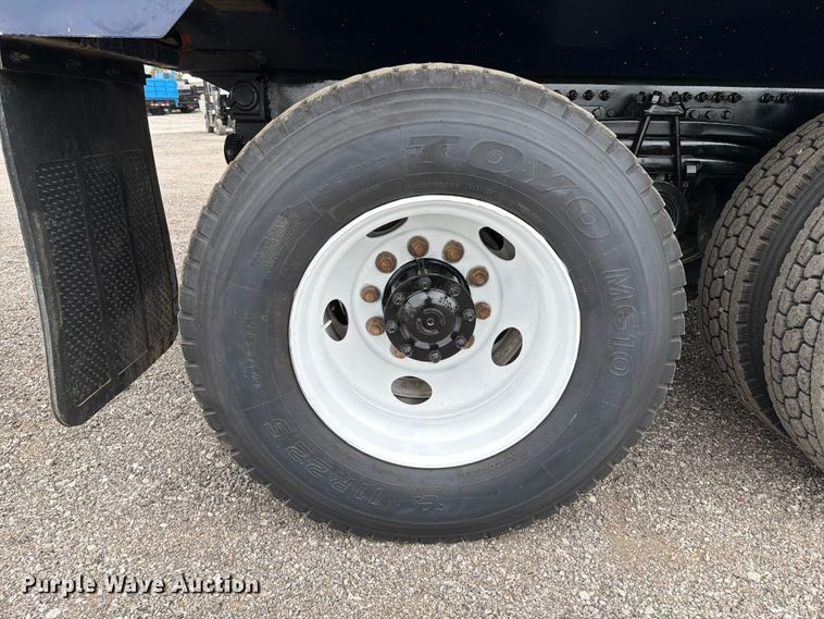 image for item FB4978 2019 Volvo VHD dump truck