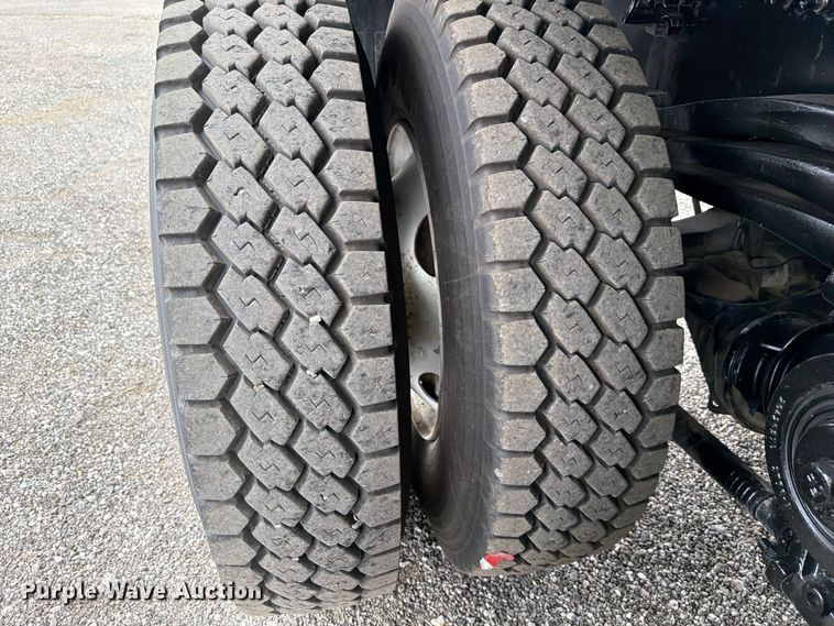 image for item FB4978 2019 Volvo VHD dump truck
