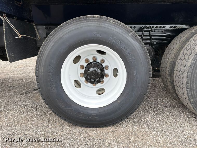 image for item FB4978 2019 Volvo VHD dump truck