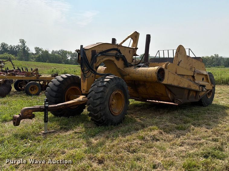Caterpillar 435 pull type scraper