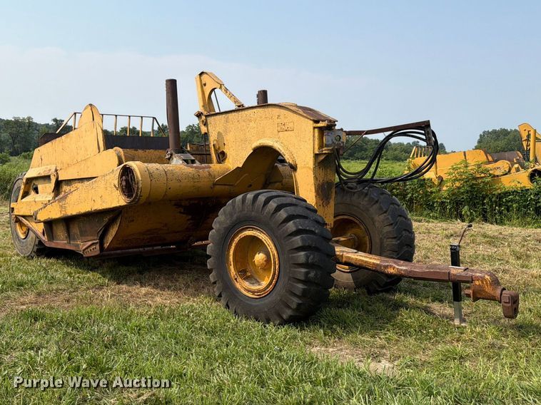image for item FB5848 Caterpillar 435 pull type scraper