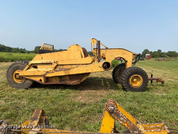 image for item FB5848 Caterpillar 435 pull type scraper