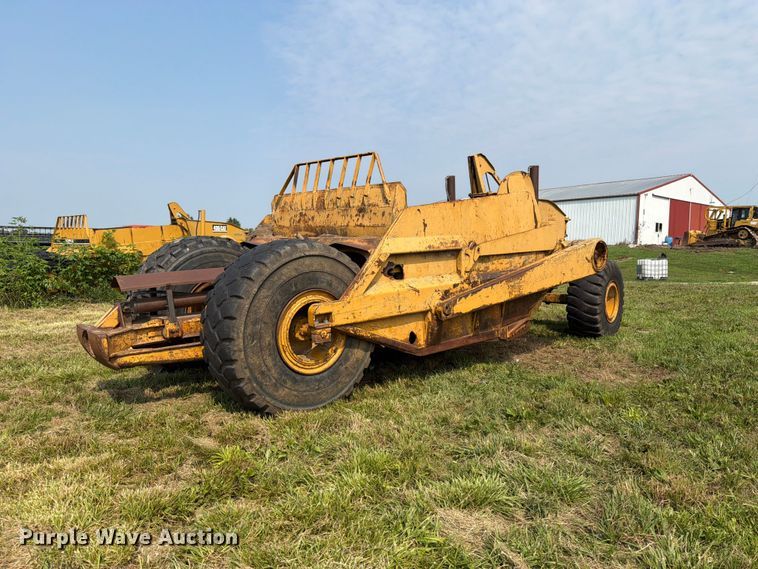 image for item FB5848 Caterpillar 435 pull type scraper