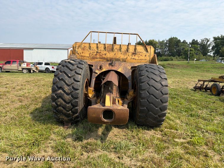 image for item FB5848 Caterpillar 435 pull type scraper
