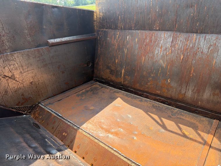 image for item FB5848 Caterpillar 435 pull type scraper
