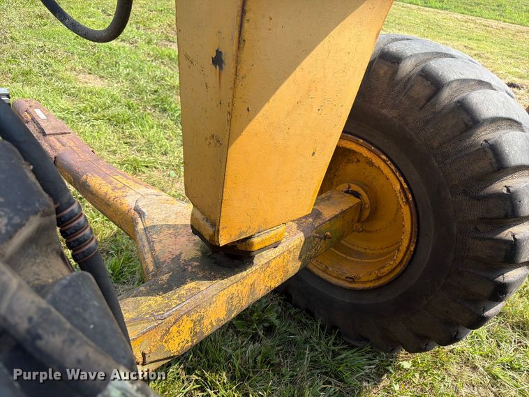 image for item FB5848 Caterpillar 435 pull type scraper