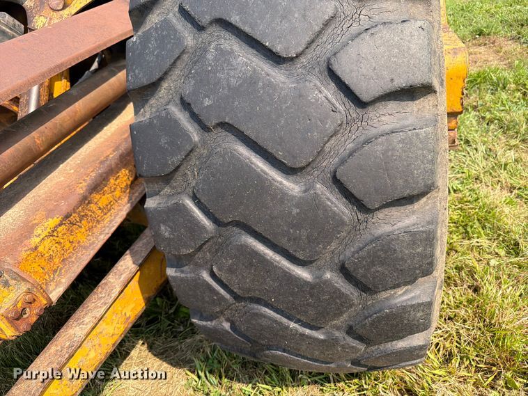 image for item FB5848 Caterpillar 435 pull type scraper