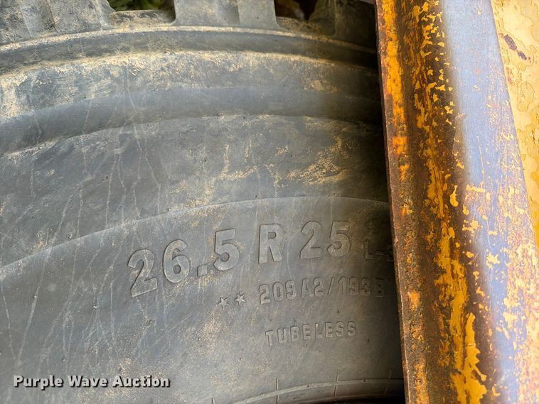 image for item FB5848 Caterpillar 435 pull type scraper