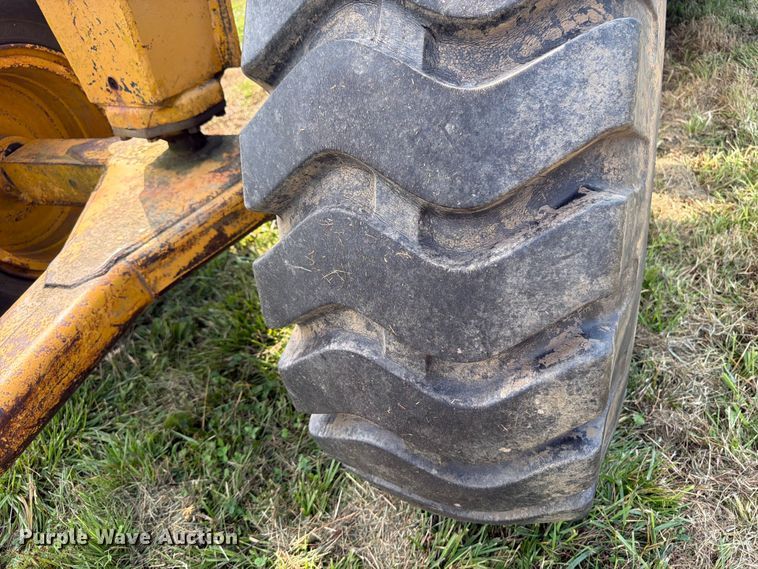 image for item FB5848 Caterpillar 435 pull type scraper
