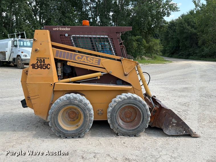 image for item FB5860 1994 Case 1845C skid steer loader