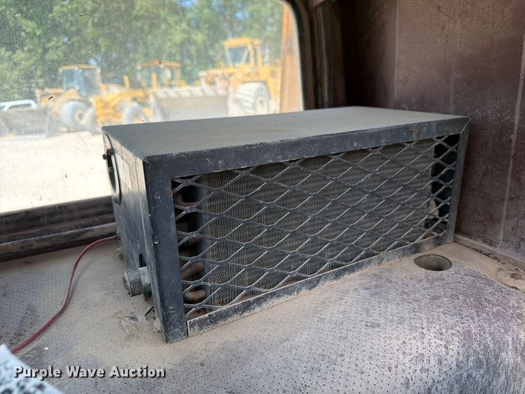 image for item FB5860 1994 Case 1845C skid steer loader