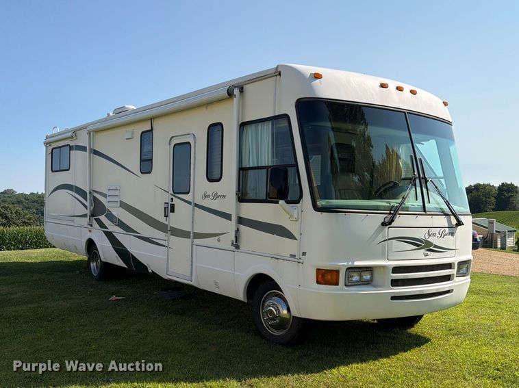 image for item FB5875 2002 National RV Sea Breeze RV