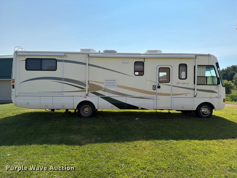 image for item FB5875 2002 National RV Sea Breeze RV