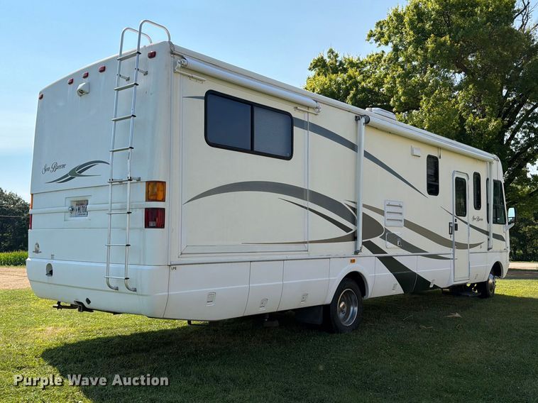 image for item FB5875 2002 National RV Sea Breeze RV