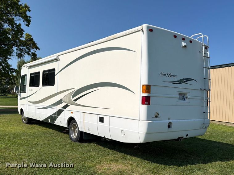 image for item FB5875 2002 National RV Sea Breeze RV