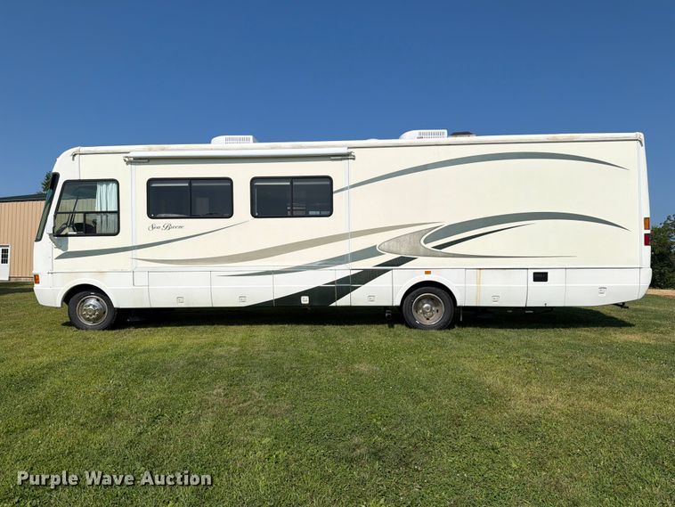 image for item FB5875 2002 National RV Sea Breeze RV