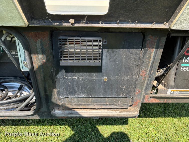 image for item FB5875 2002 National RV Sea Breeze RV