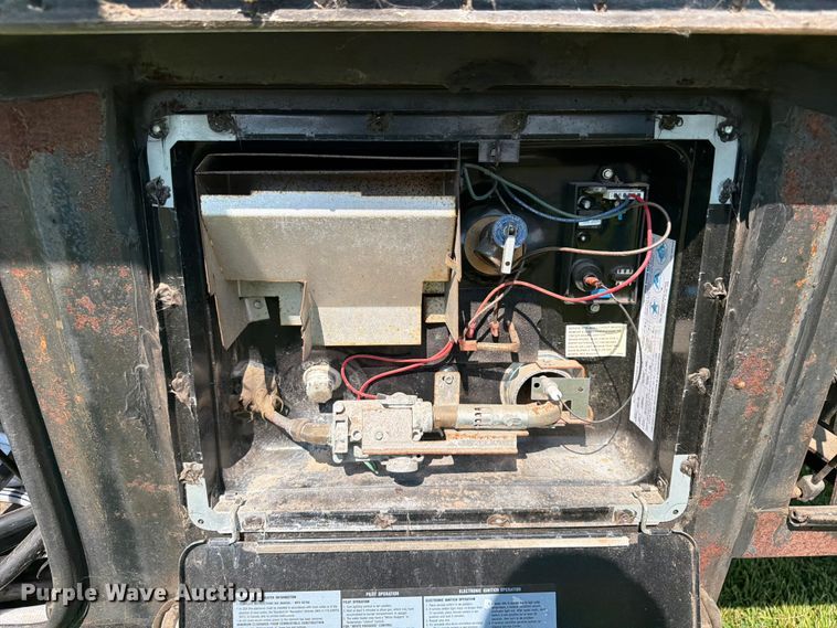 image for item FB5875 2002 National RV Sea Breeze RV