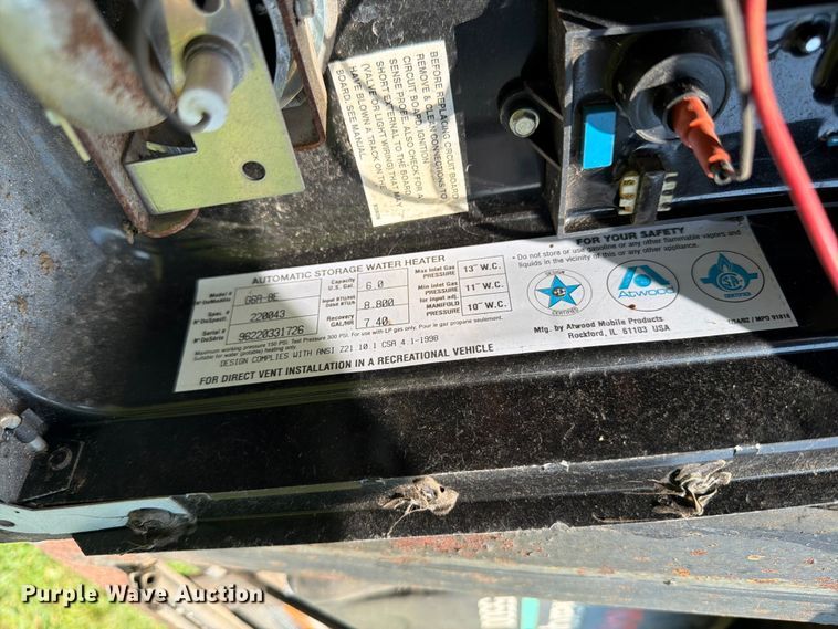 image for item FB5875 2002 National RV Sea Breeze RV