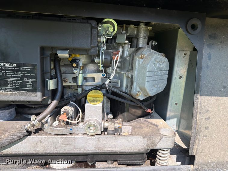 image for item FB5875 2002 National RV Sea Breeze RV