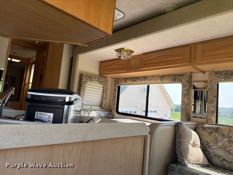 image for item FB5875 2002 National RV Sea Breeze RV